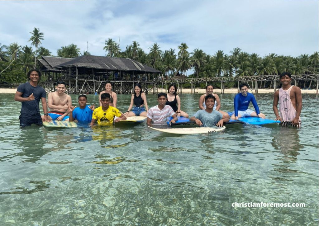 cloud 9 surfing instructors siargao